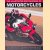The Illustrated Encyclopedia of Motorcycles: The complete guide to motorbikes and biking, with A-Z of marques and over 600 stunning colour photographs door Roland Brown