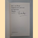 Zelfportret met witte muts gevolgd door Matglas. Novellen *GESIGNEERD*
H.C. Berge
€ 10,00 Zelfportret met witte muts gevolgd door Matglas. Novellen *GESIGNEERD*
H.C. Berge
€ 10,00