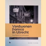 Verdwenen horeca in Utrecht: gezelligheid tot sluitingstijd
Arjan den Boer e.a.
€ 20,00 Verdwenen horeca in Utrecht: gezelligheid tot sluitingstijd
Arjan den Boer e.a.
€ 20,00