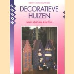 Decoratieve huizen van stof en karton door Edith van Eeuwen