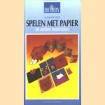 Spelen met papier en andere materialen door Guusanke Vogt