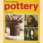 Pottery. A complete introduction to the craft of pottery. Illustrated in full colour
Jolyon Hofsted
€ 6,00