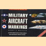 The Hamlyn guide to militairy aircraft markings door Barry C. Wheeler