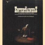 The Entertainers. A biographical history of the stage: its players, writers, directors, showmen and clowns door John Gielgud