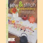 Sew and Stitch Embroidery. 20+ Simple Sewing Projects With 30+ Fresh Embroidery Designs
Alyssa Thomas
€ 10,00