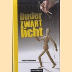 Onder zwart licht door Pieter Kousemaker