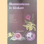 Bloemmotieven in kloskant door J.J. Vandenhorst