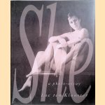 She: a photo-essay
Luc ten Klooster
€ 10,00