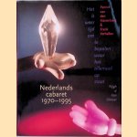 Het is weer tijd om te bepalen waar het allemaal op staat: Nederlands cabaret 1970-1995 door Patrick van den Hanenberg e.a.