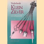 Nederlands Klein Zilver en schepwerk 1650-1880
B.W.G. Wttewaall
€ 45,00 Nederlands Klein Zilver en schepwerk 1650-1880
B.W.G. Wttewaall
€ 45,00