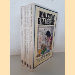 1) The History Man; 2) Who Do You Think You Are?; 3) All Dressed Up And Nowhere To Go; 4) Rates Of Exchange (4 volumes)
Malcolm Bradbury
€ 15,00 1) The History Man; 2) Who Do You Think You Are?; 3) All Dressed Up And Nowhere To Go; 4) Rates Of Exchange (4 volumes)
Malcolm Bradbury
€ 15,00