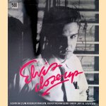 Elvis Close-Up: Elvis in zijn rockersdagen, gefotografeerd door Jay. B. Leviton
Ger Rijff e.a.
€ 8,00 Elvis Close-Up: Elvis in zijn rockersdagen, gefotografeerd door Jay. B. Leviton
Ger Rijff e.a.
€ 8,00