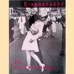 Eisenstaedt on Eisenstaedt: A Self-portrait : Photos and Text
Alfred Eisenstaedt
€ 17,50 Eisenstaedt on Eisenstaedt: A Self-portrait : Photos and Text
Alfred Eisenstaedt
€ 17,50